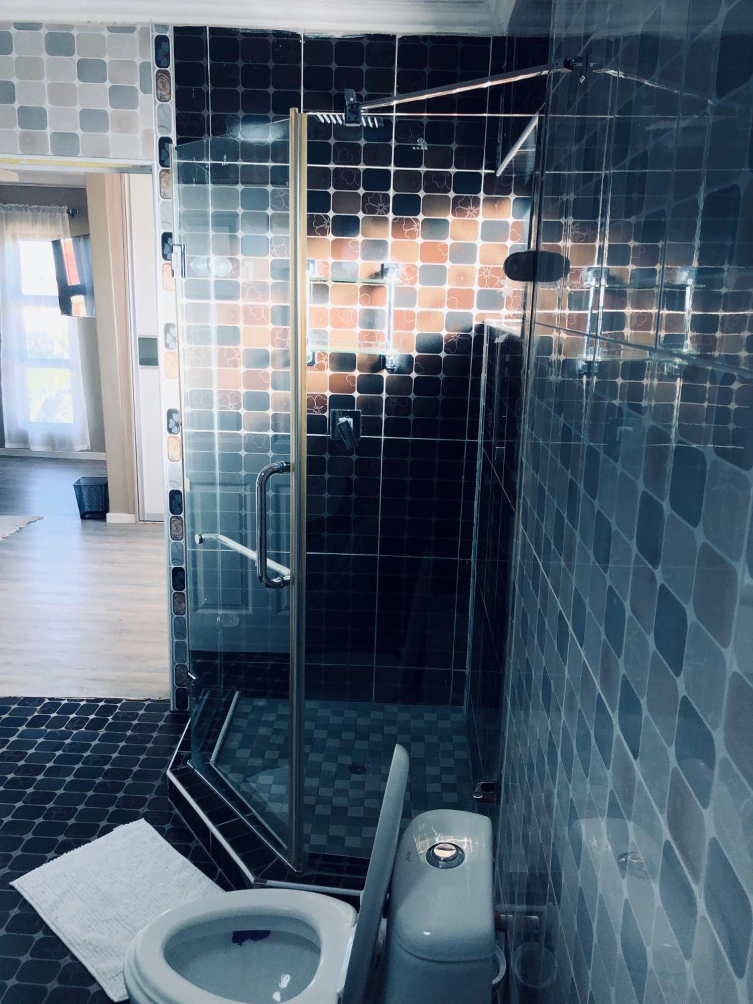Gabz Airport Inn Габороне Екстериор снимка