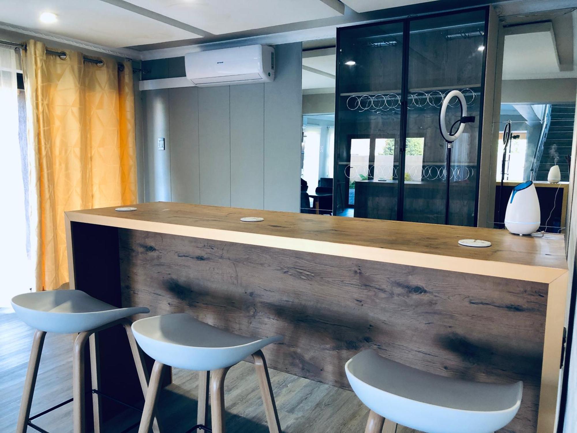 Gabz Airport Inn Габороне Екстериор снимка